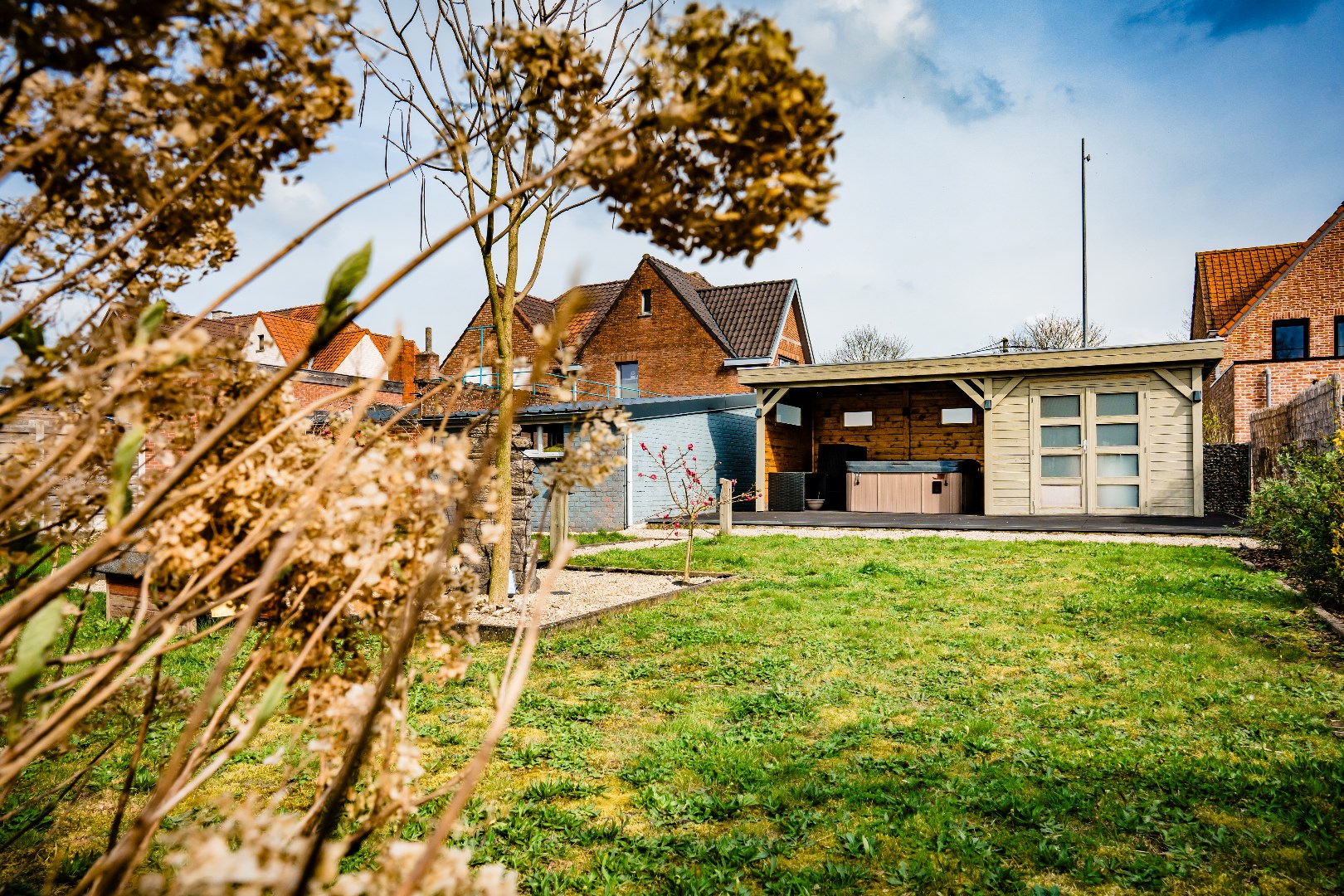 Woning op 501m² met aanpalend lot bouwgrond op 464m² te Maldegem 