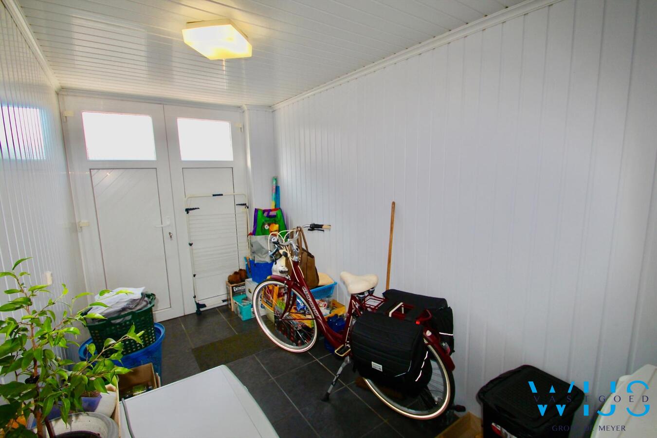 Praktische instapklare rijwoning gelegen in een rustige straat te Rieme! 