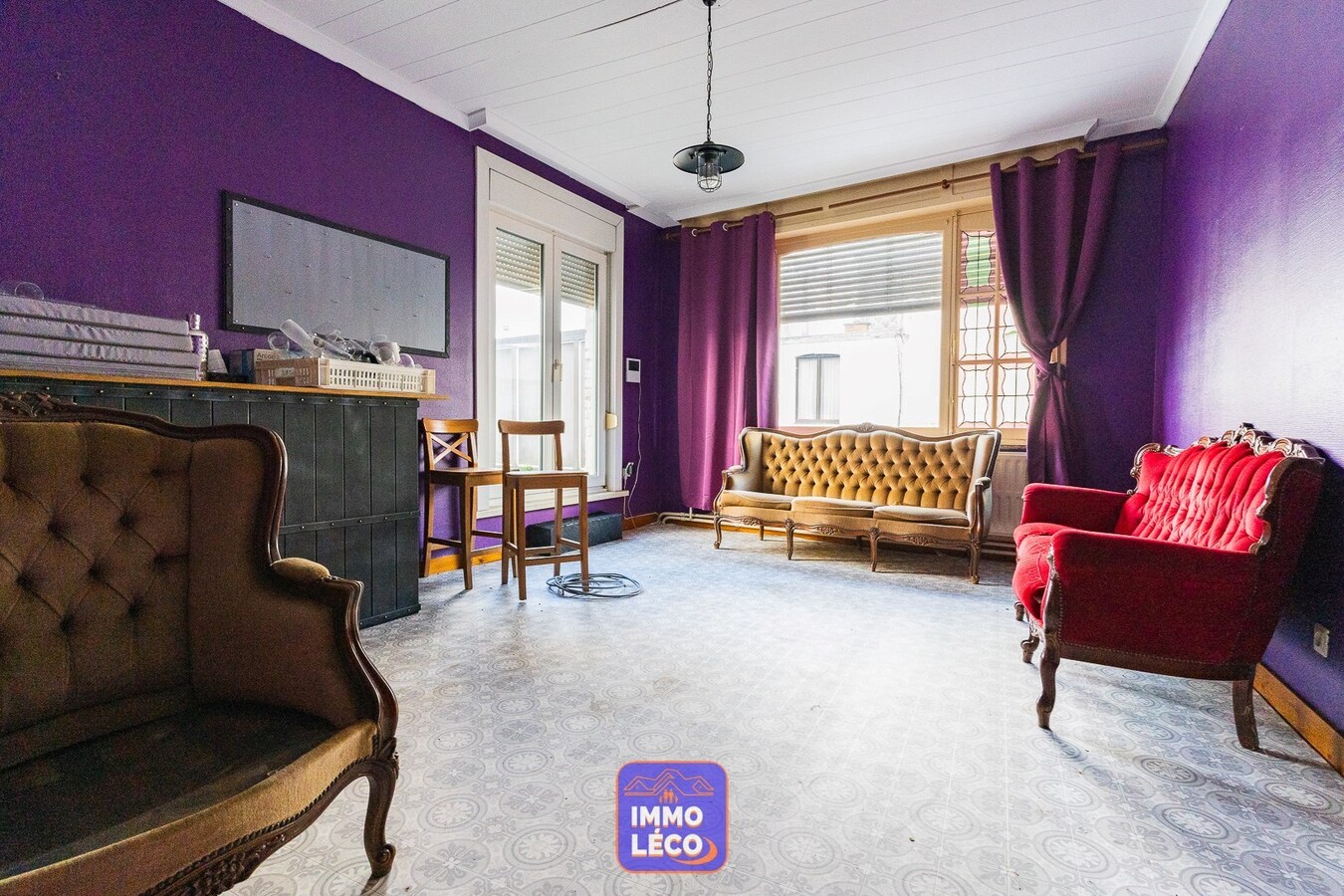 Surface commerciale idéalement située avec habitation à l'étage ! 