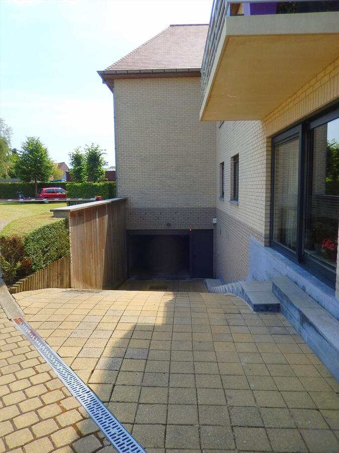 Gesloten garagbox te Jabbeke 