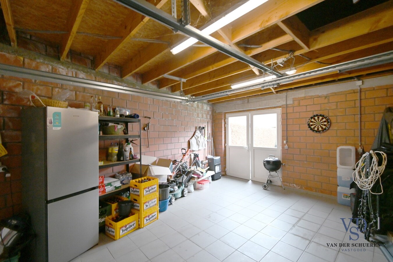 Gezellige woning (met garage achteraan). 