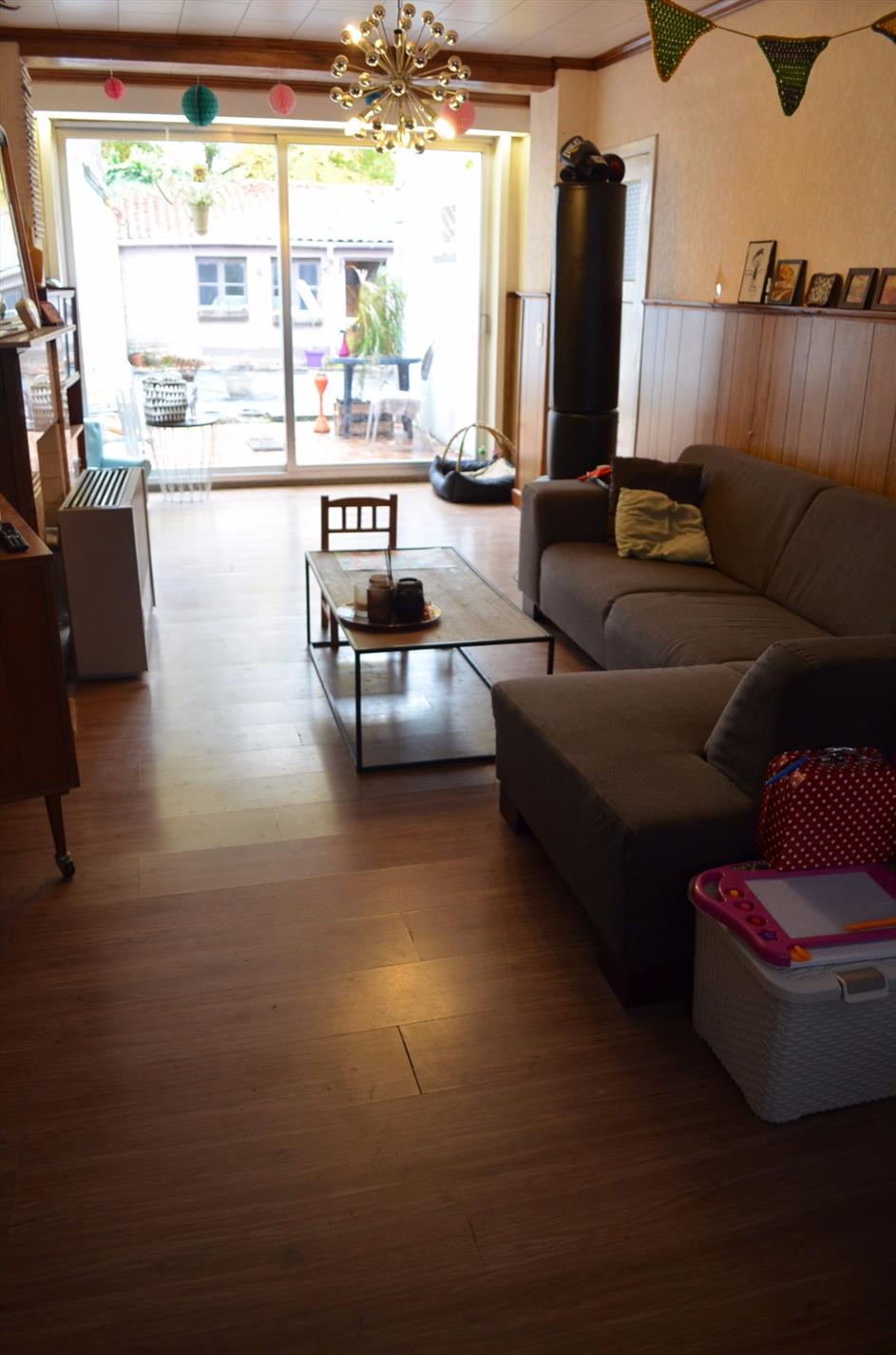 Rijwoning met 3 slpks, tuin en tuinhuis te centrum Eeklo 