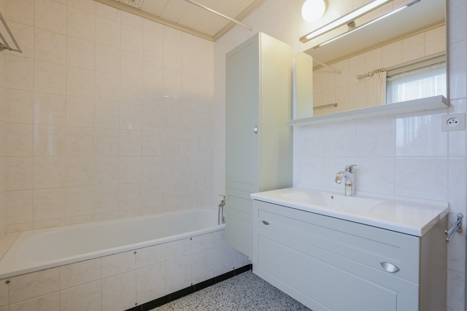 HOB met zonnige tuin in een rustige wijk te Zelzate 