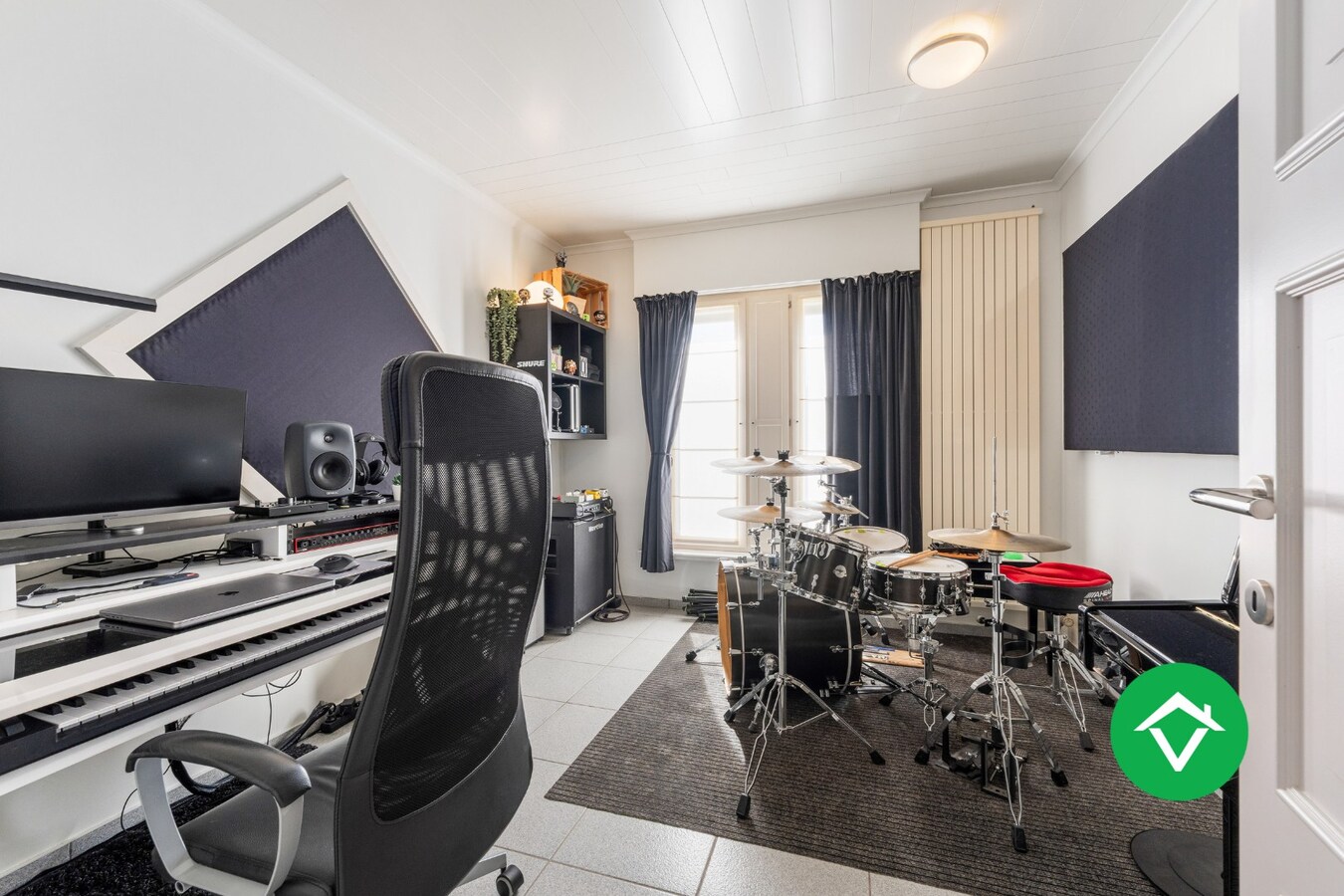 Alleenstaande woning met 5 slaapkamers en garage te Torhout 