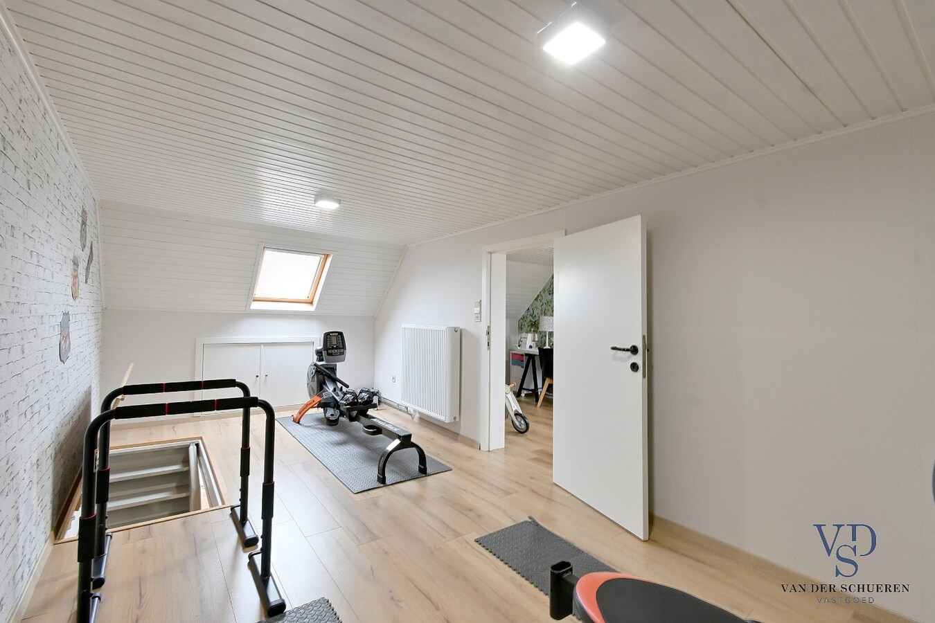 Tijdloze gezinswoning nabij de Schelde. 