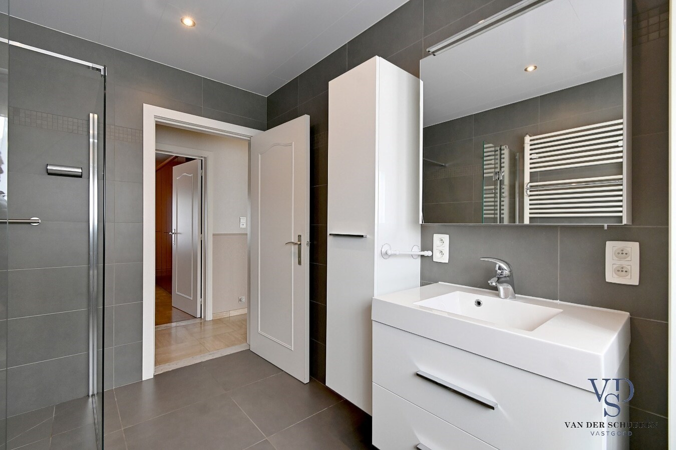 Statige villa in rustige residentiële wijk 