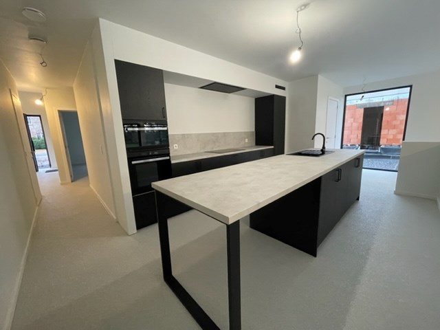 Prachtige nieuwbouw, moderne en energievriendelijke villa met 3 slaapkamers en tuin te Tessenderlo! 