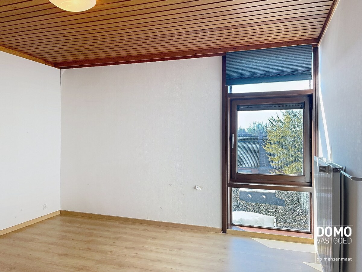 APPARTEMENT MET TERRAS IN HET CENTRUM VAN KERMT 