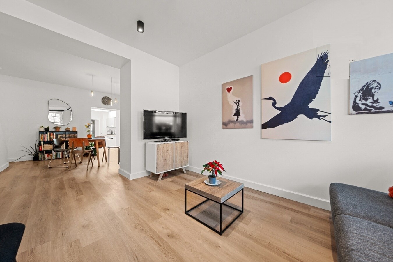 Mooi gerenoveerde woning met terrastuin *** PAS VRIJ VANAF 1 JANUARI, NIET VROEGER! 