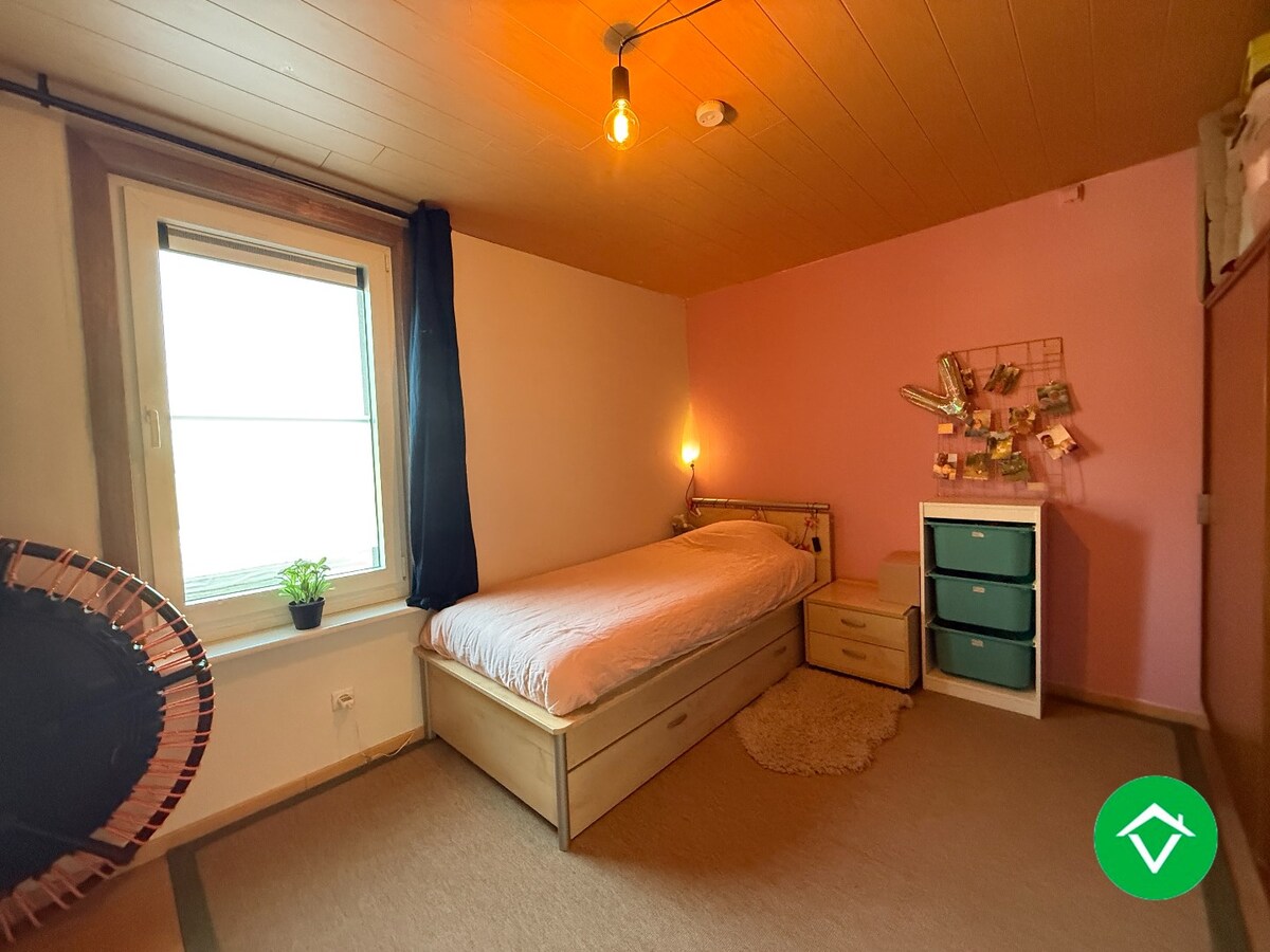 Centraal gelegen woning met 3 slaapkamers en aangename tuin te Roeselare! 