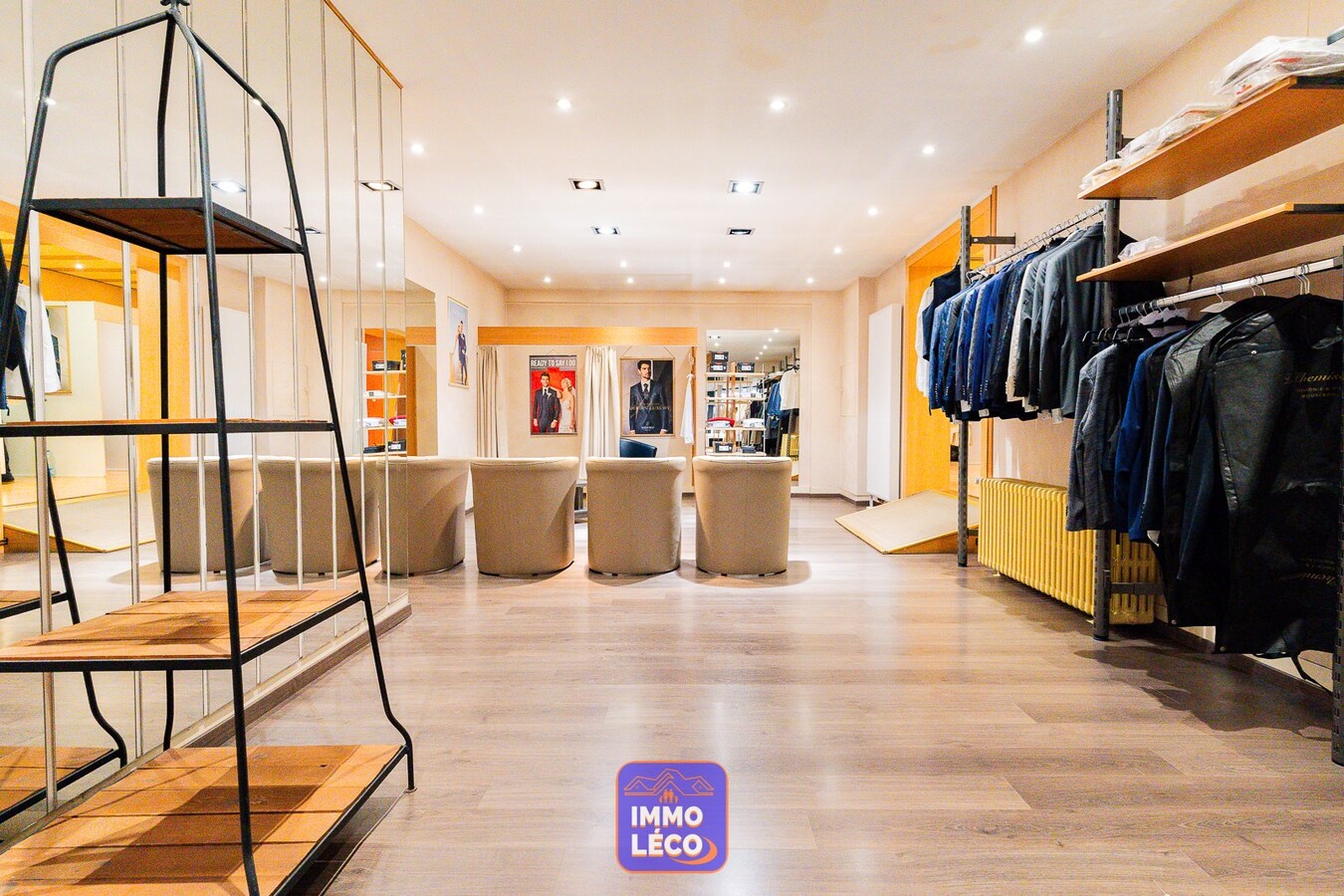 Maison de commerce avec entrepôt et appartement à rénover ! 