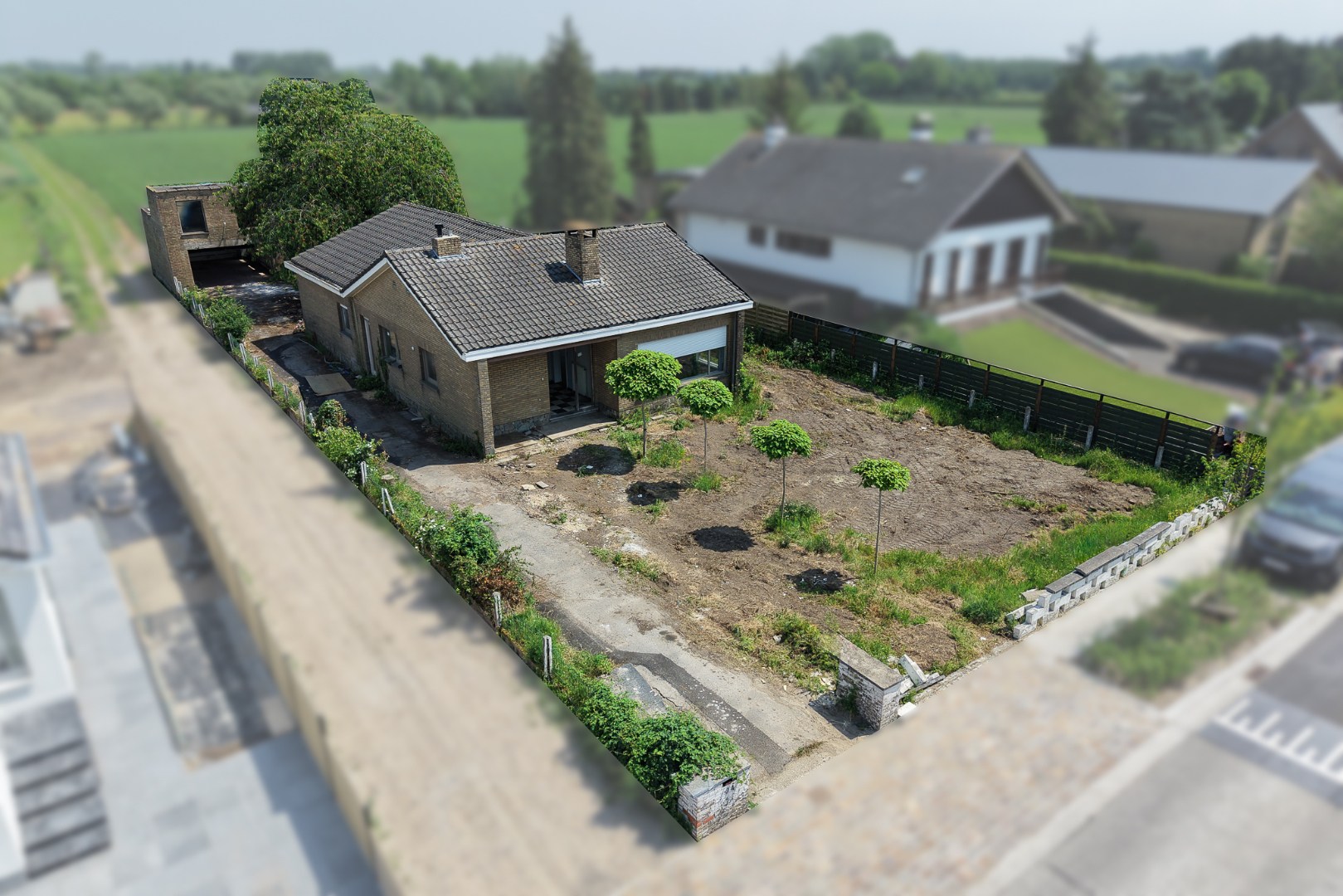 Bungalow op 959 m² met open zicht te Sijsele (Damme) 