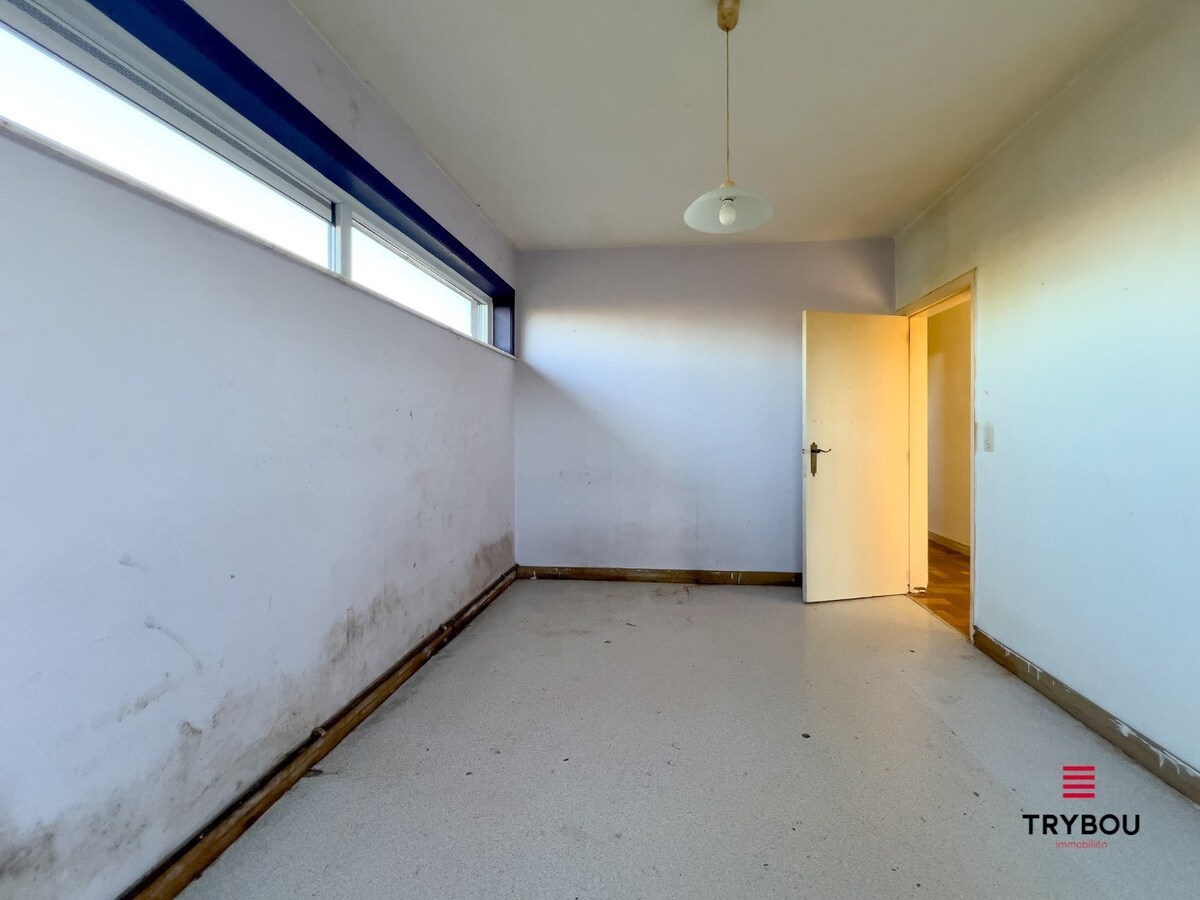 Te renoveren woning met bijgebouw op ruime perceel van 1273m² 