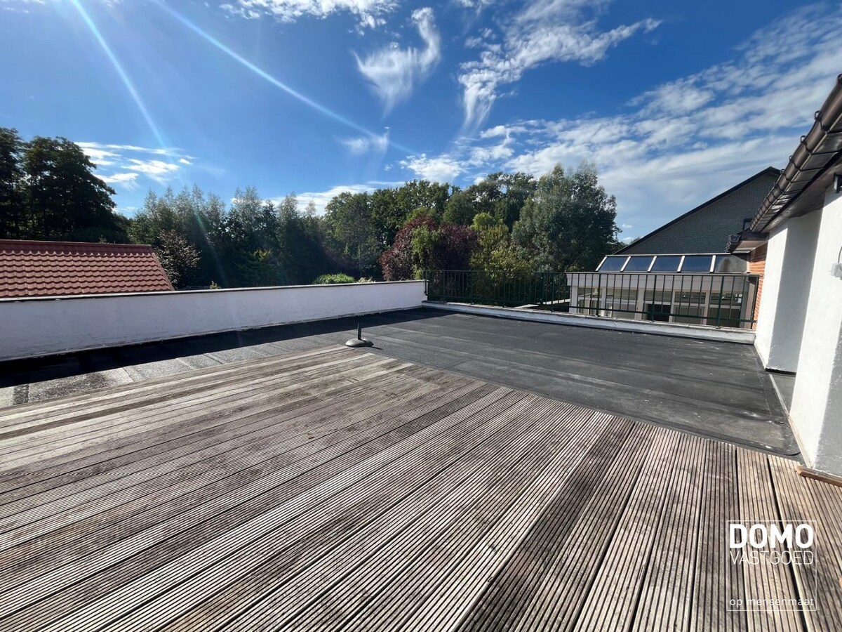 DUPLEXAPPARTEMENT MET TERRAS TE STOKROOIE 