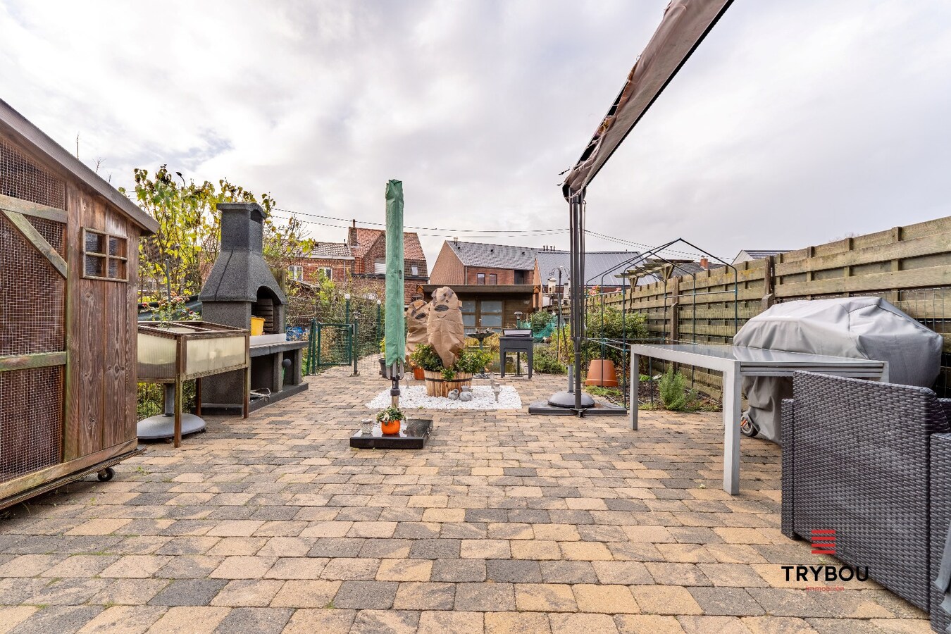 Gezinswoning met tuin, garage én uitweg in hartje Ieper 