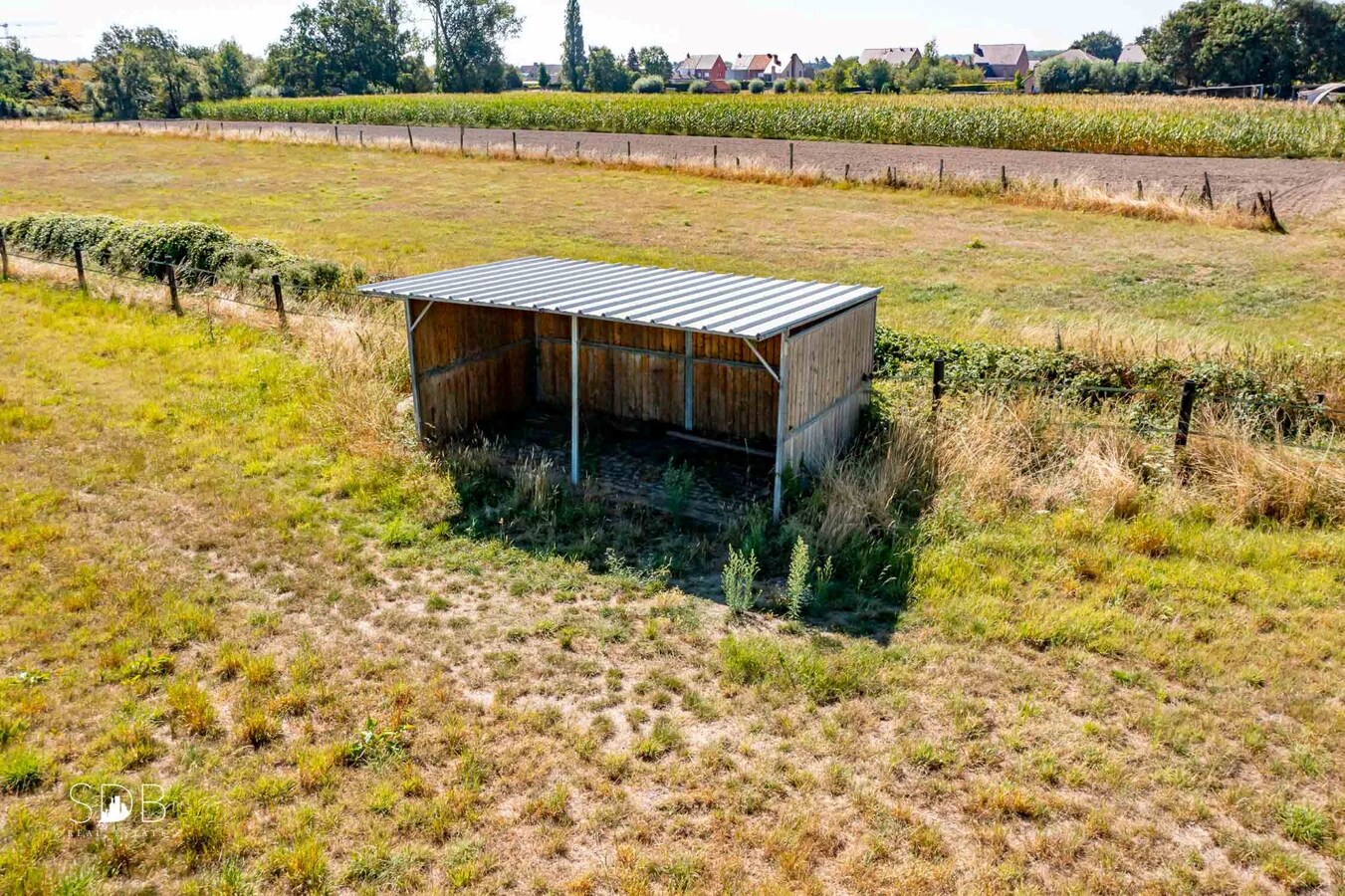 Weilanden op een opp. van 1,18ha met schuilstal. 