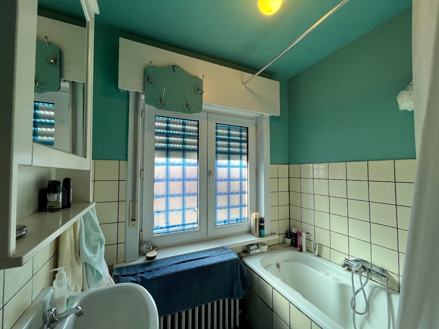 Ruime gezinswoning met grote tuin nabij het centrum van Larum 