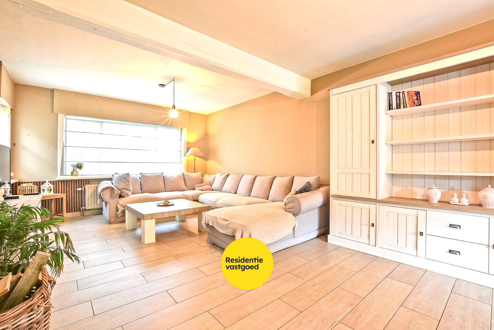 Instapklare alleenstaande woning met 4/5 slaapkamer op 2.084m² te Diksmuide! 