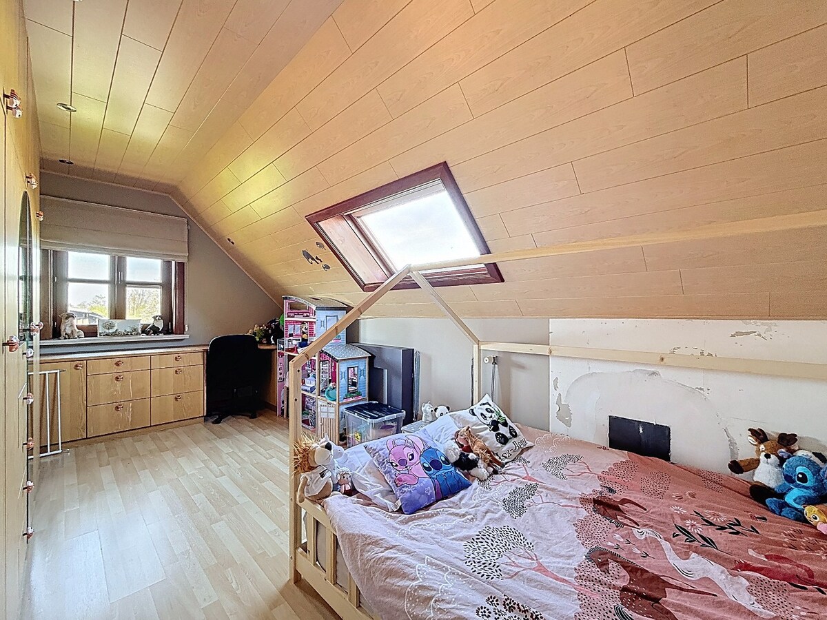 Ruime HOB met veel opslagruimte/garage te Zwalm 