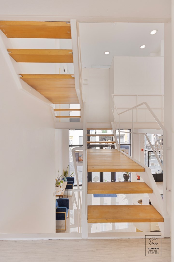 Prachtige handelsruimte met een bruikbare oppervlakte van 355 m² op een SCHITTERENDE locatie te Berchem 