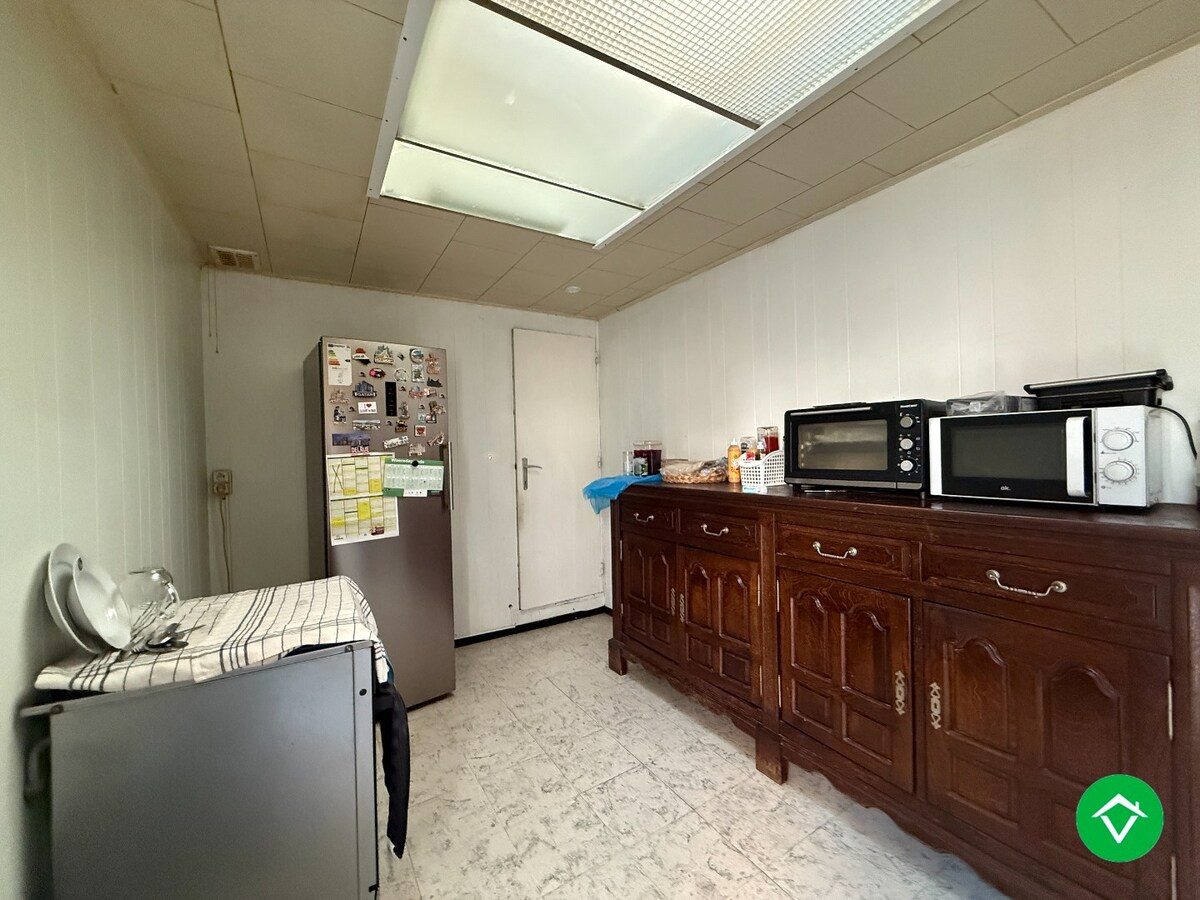 Rijwoning met 2 slaapkamers en koer te Roeselare 