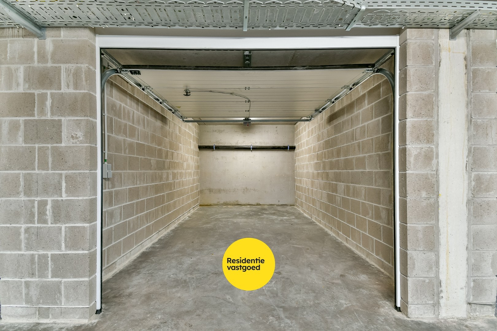 Nieuwbouw appartement met één slaapkamer en garage te huur in Oudenburg 