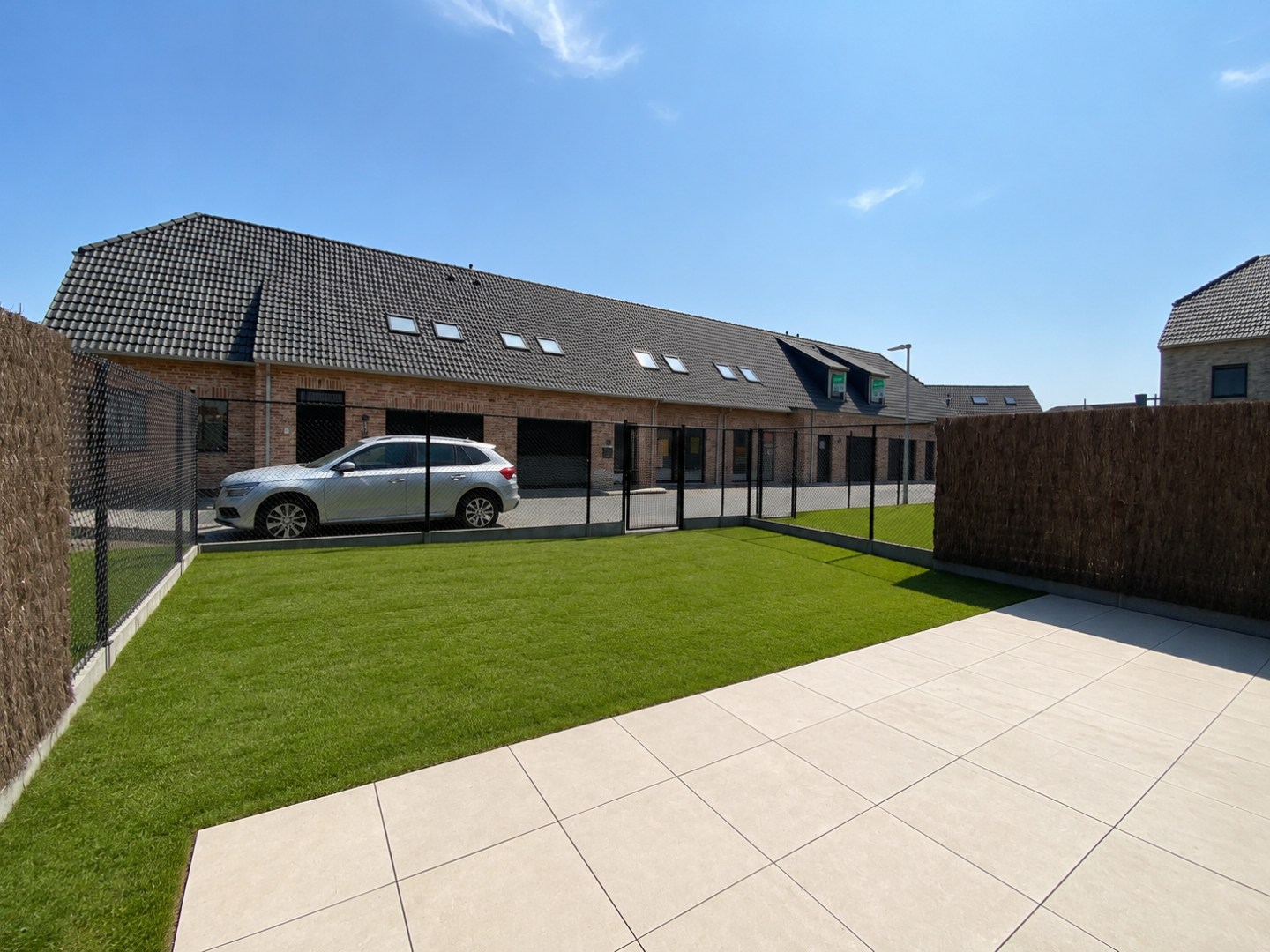 Prachtig afgewerkte nieuwbouwwoning met 4 slaapkamers te Pervijze (Diksmuide). 