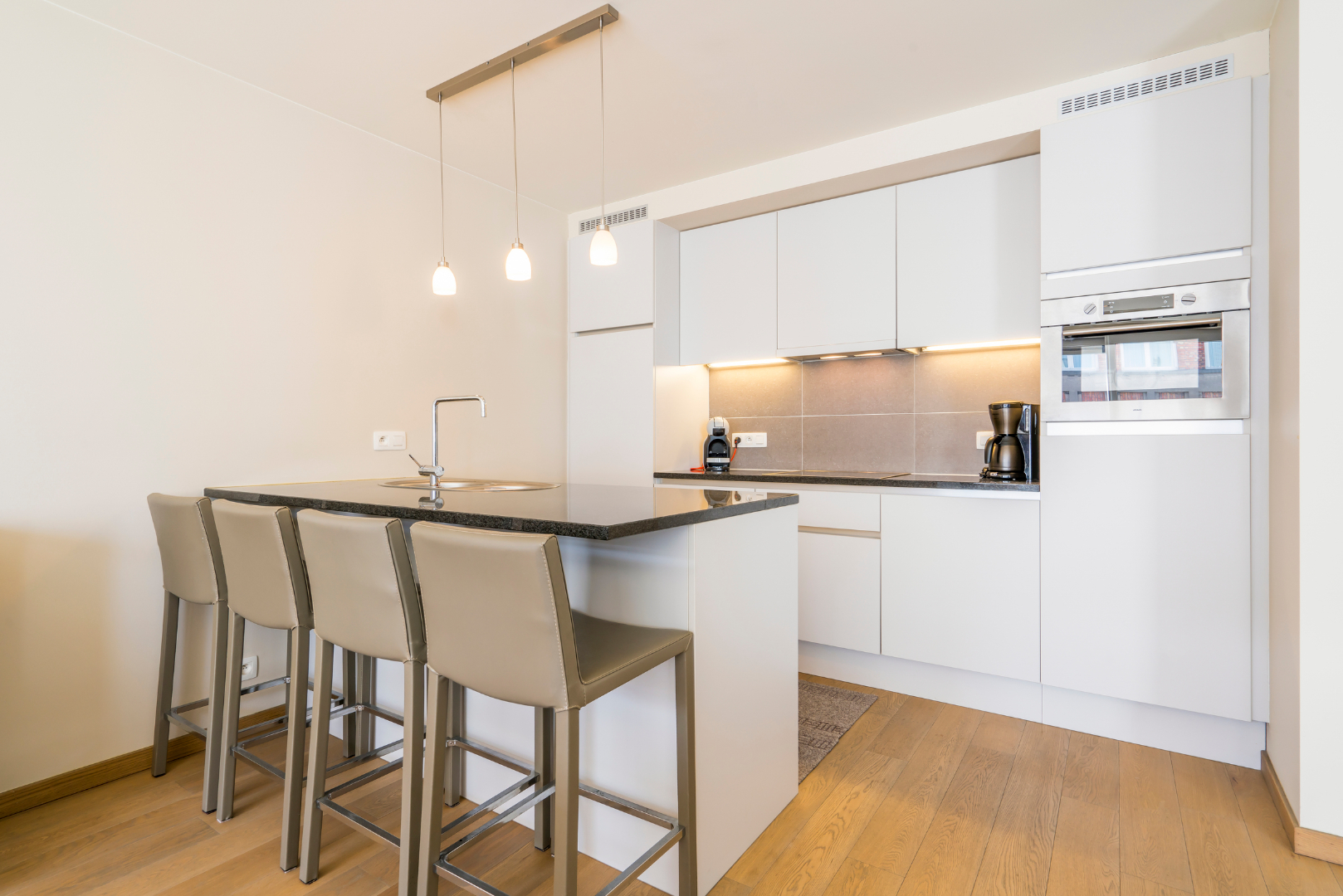 RUIM 2 SLAAPKAMER APP. MET TERRAS IN CENTRUM OOSTENDE 