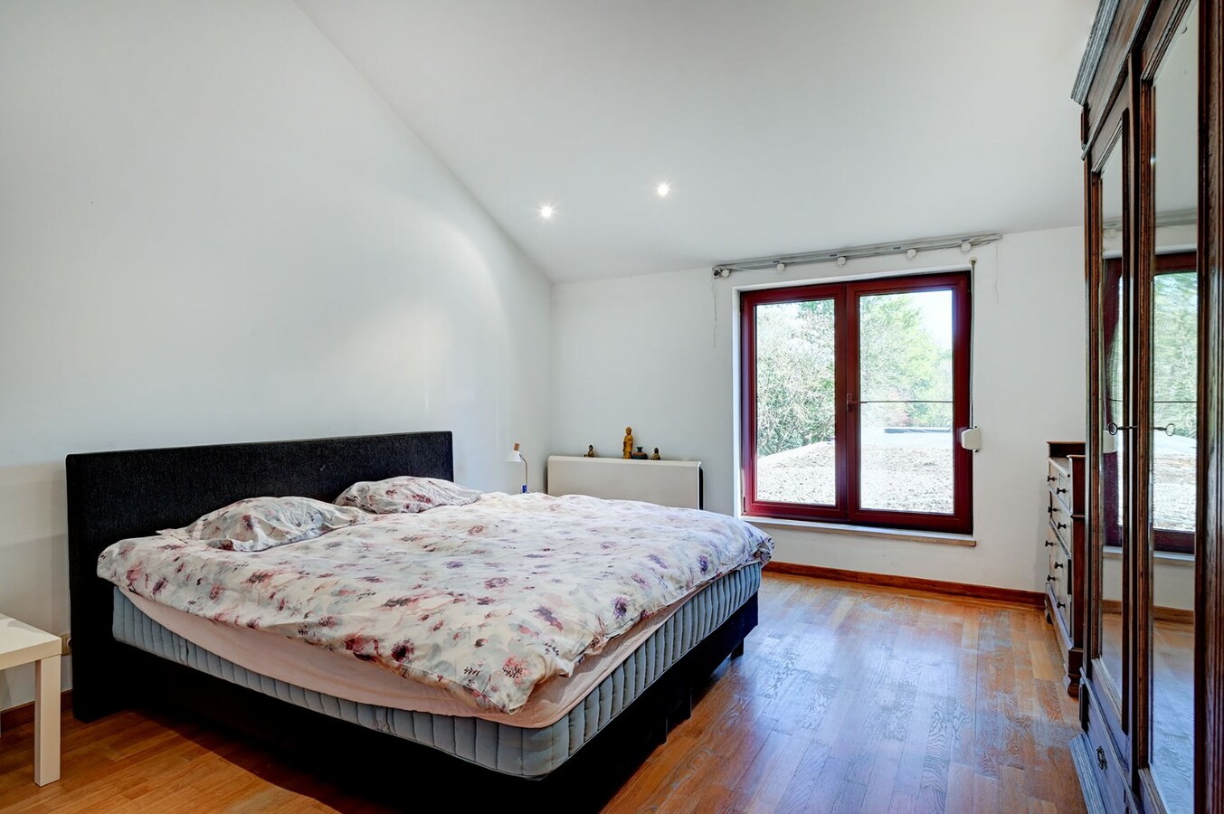 Uitzonderlijk kantoorgebouw met woonst 