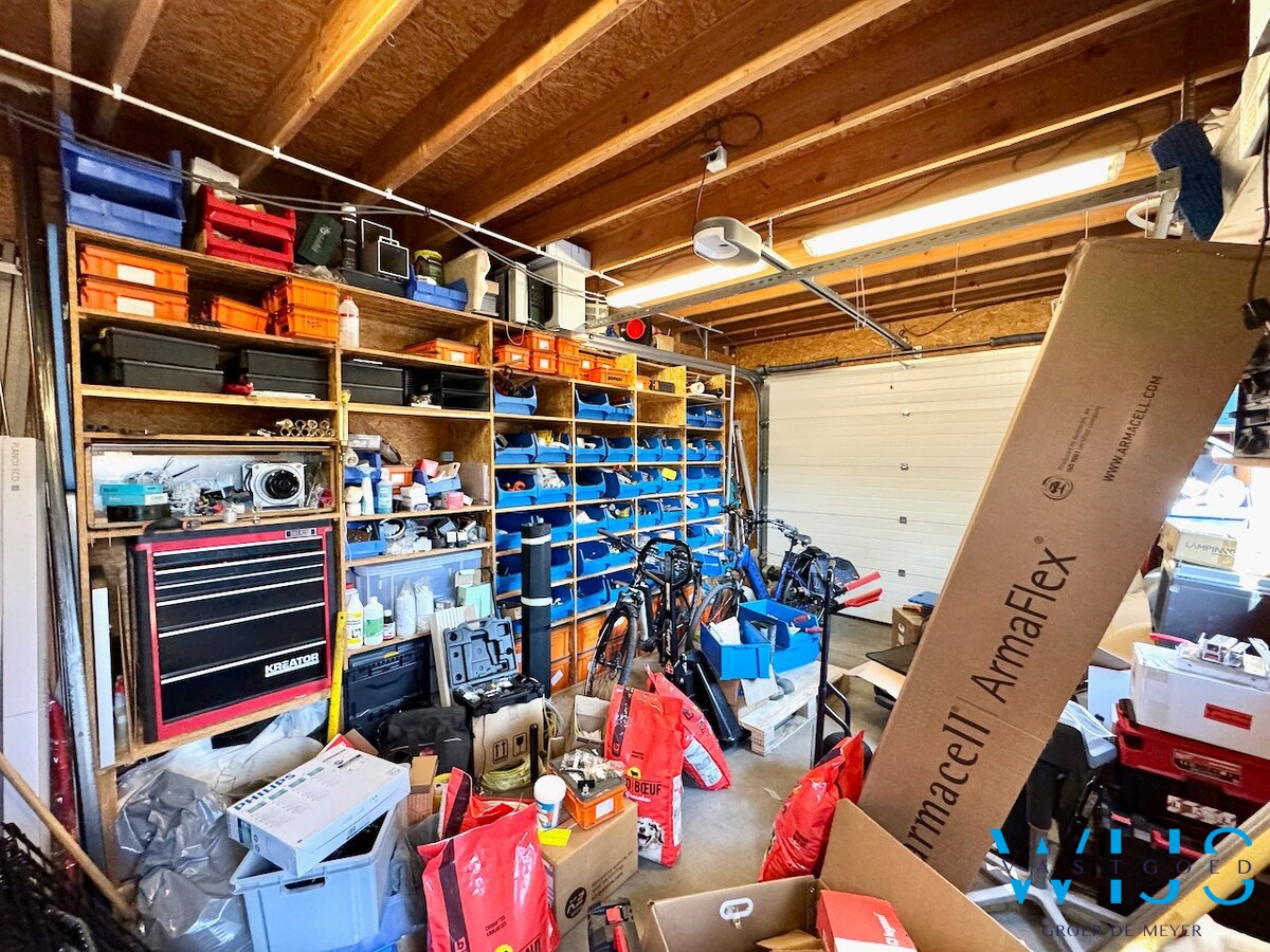 Zeer ruime gezinswoning te Zelzate ! 