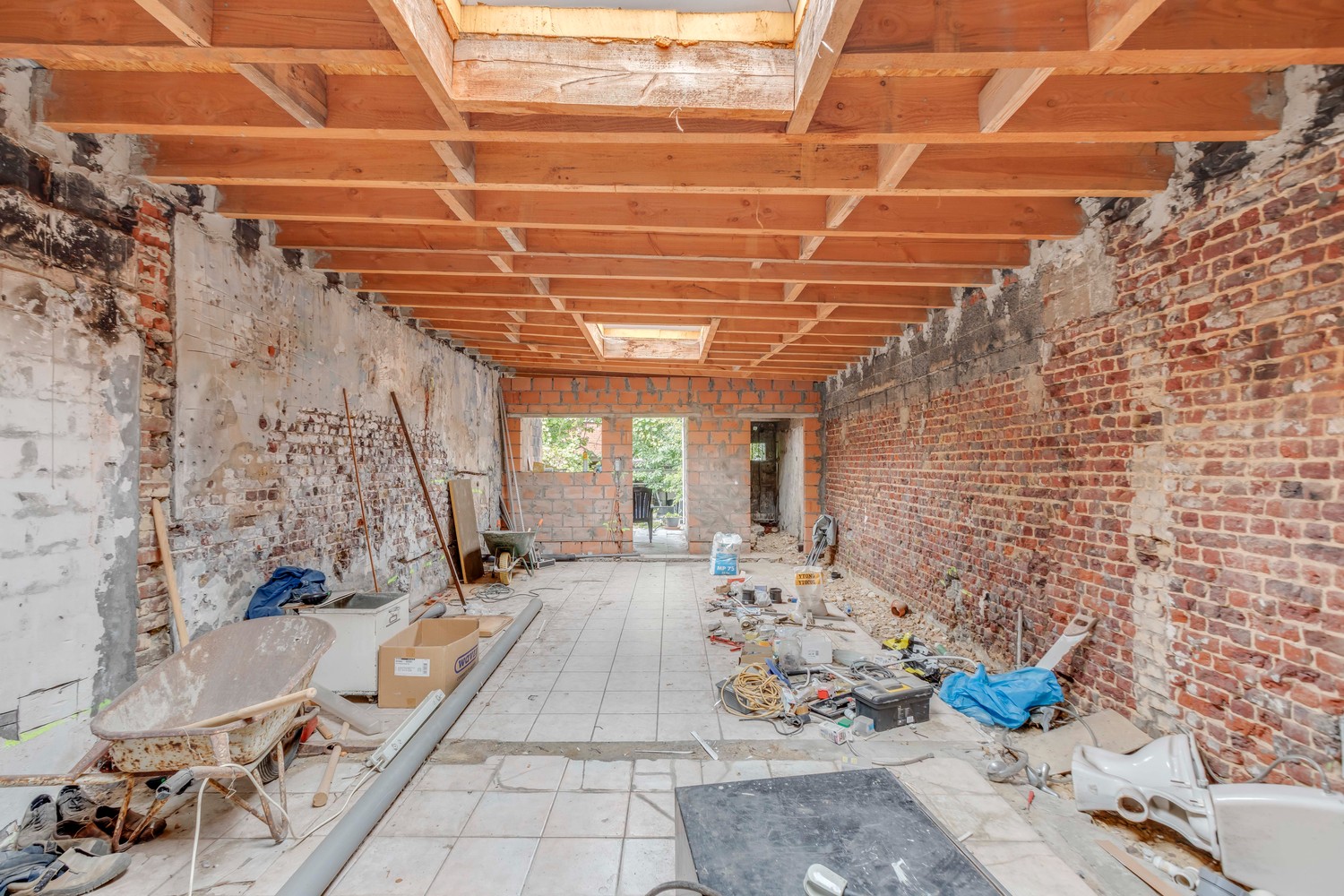 Triplex appartement met casco handelsgelijkvloers 