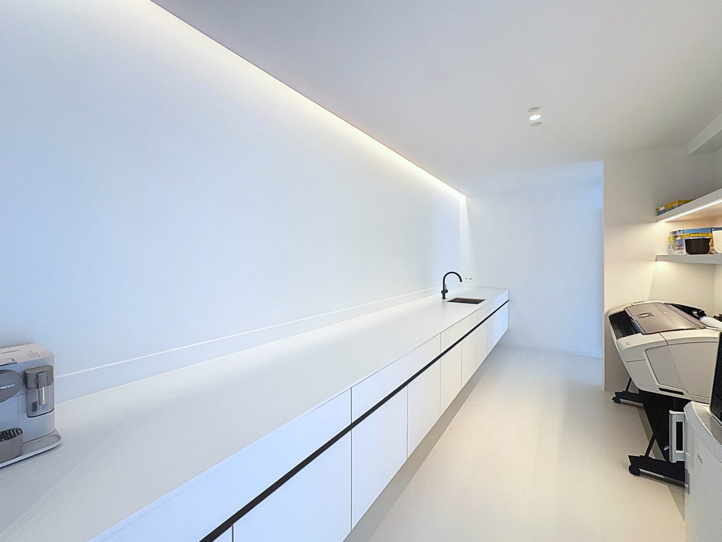 Prachtig kantoor gelegen in de Dorpsstraat te Koekelare 