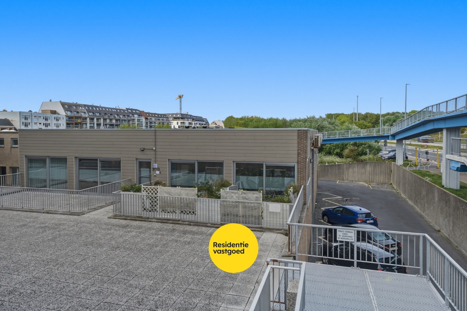 Instapklaar appartement met groot terras in Bredene - vlak bij de zee 