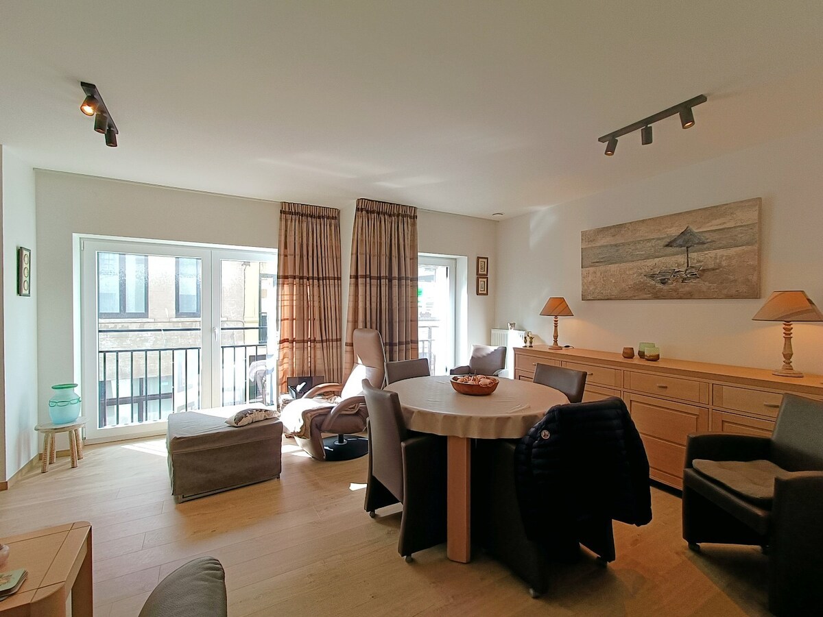 Modern éénslaapkamerappartement op 100 meter van de zeedijk te Blankenberge 