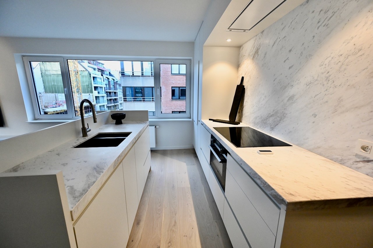 Appartement récent situé près de la place Rubens, à distance de marche de la plage. Actuellement en cours de finition. 