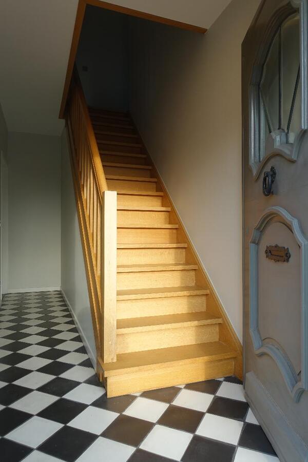 Sublieme gerenoveerde hoekwoning op rustige ligging 