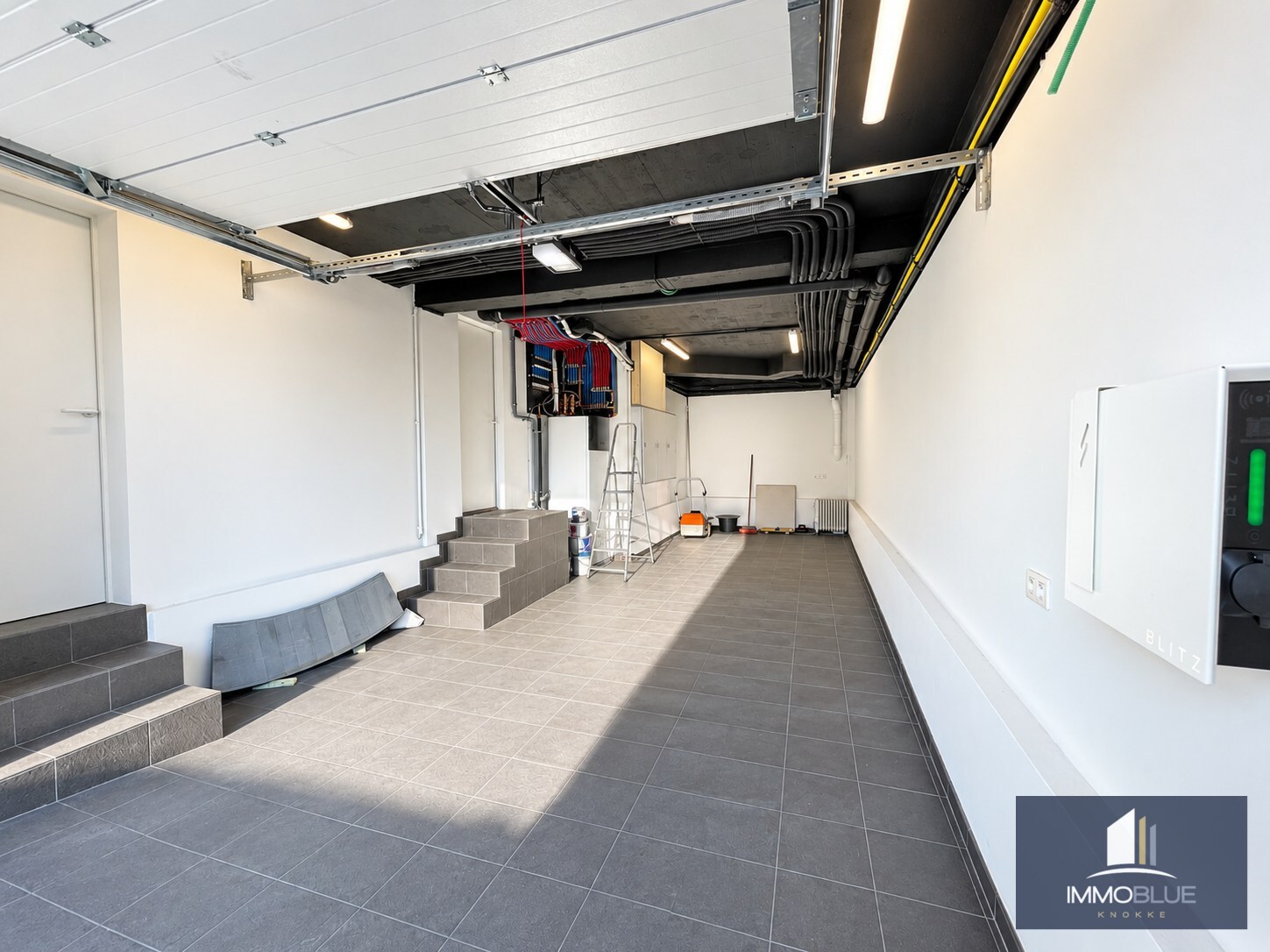 Offre exceptionnelle : Villa entièrement rénovée avec vue frontale sur la mer. 
