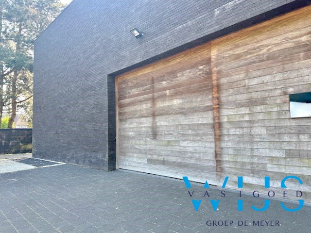 Opslagruimte van +- 90m² te huur te Evergem ! 