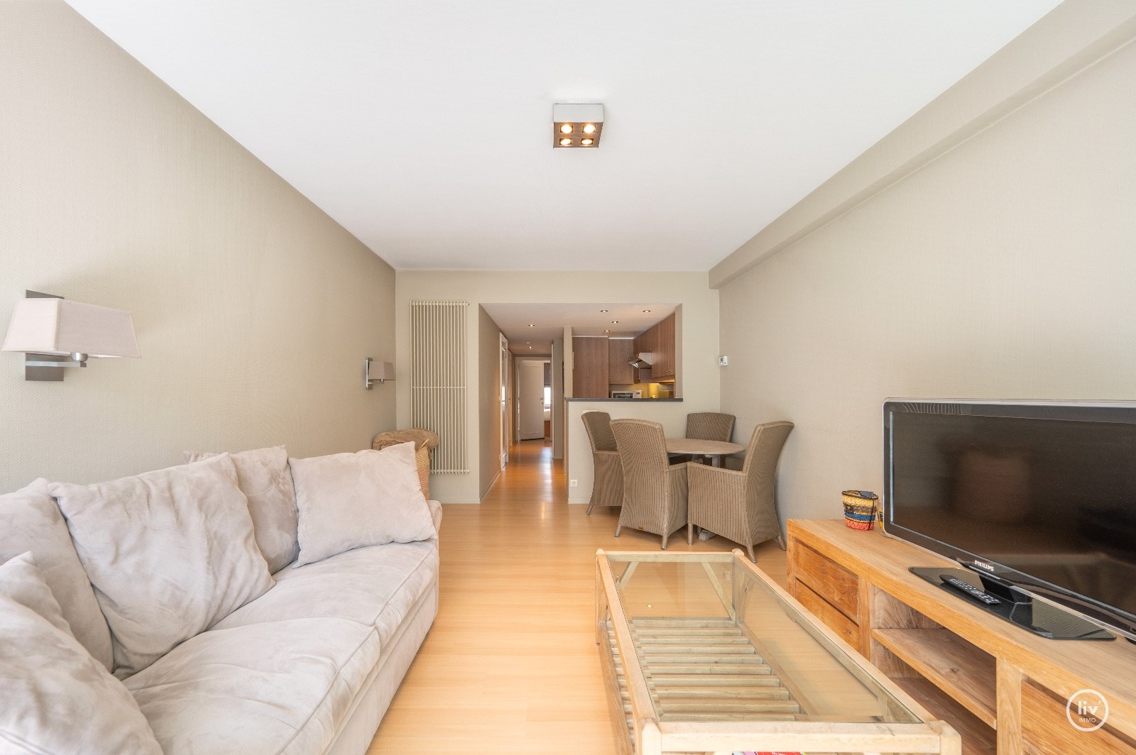 Appartement confortable d'une chambre avec terrasse ensoleillée situé dans un emplacement de premier choix près de l'avenue Dumortier. 