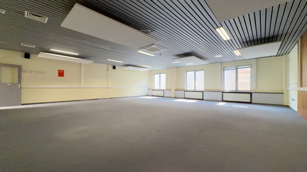 Budgetvriendelijke kantoren te huur vlakbij E17 in Deinze