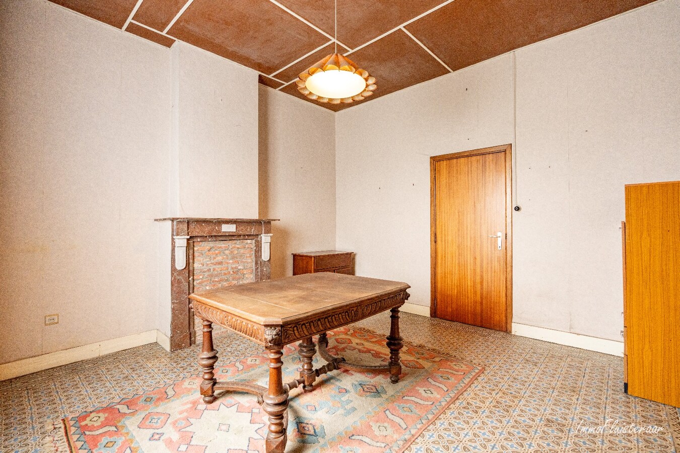 Ferme caractéristique avec une grande grange sur environ 2 hectares à Hoogstraten (achat de terrain supplémentaire d'environ 4 hectares possible). 