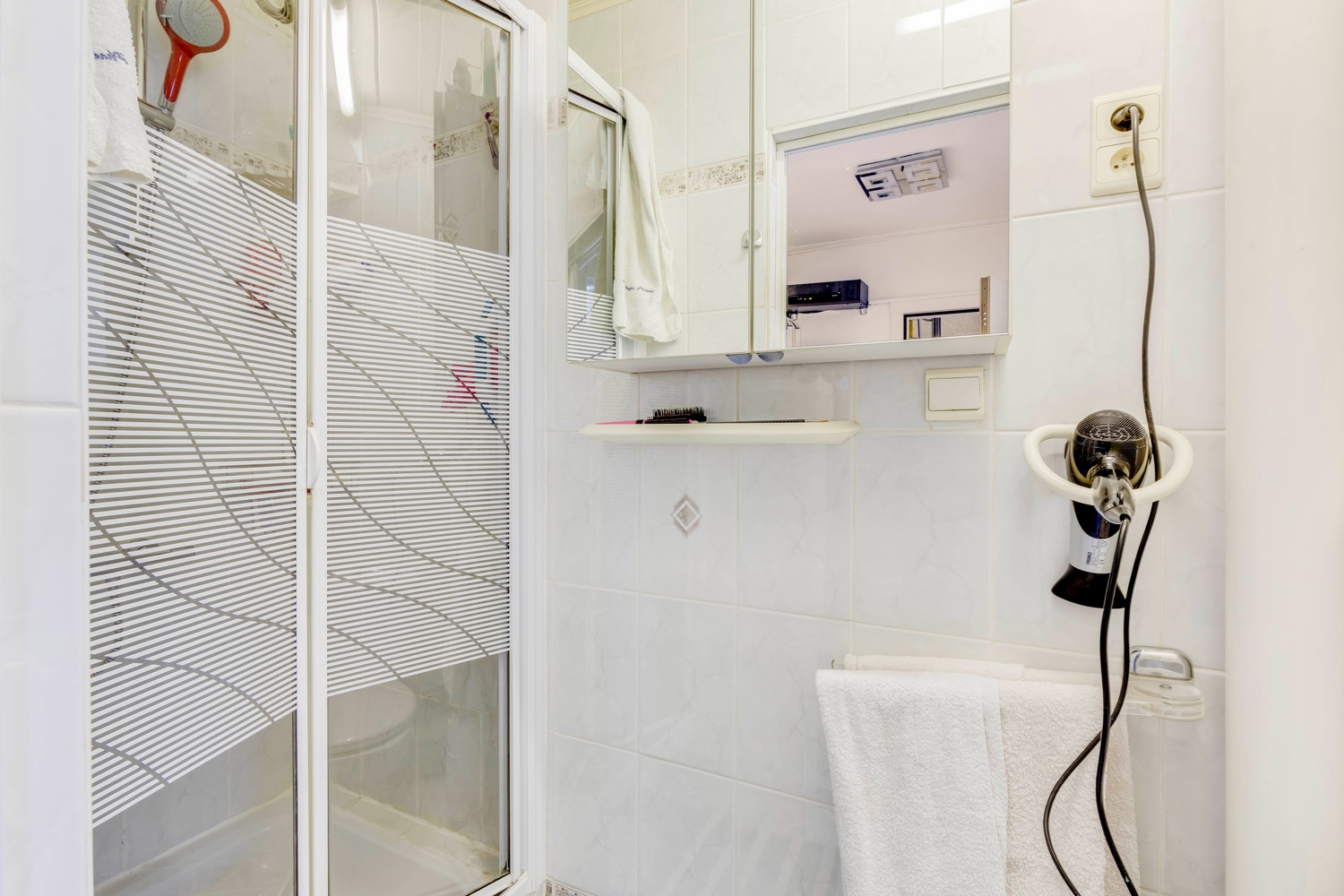 Woning bestaand uit 3 entiteiten: 2 app en 1 studio 