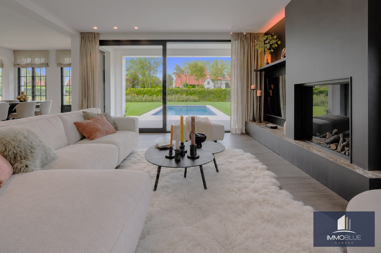 Volledig gerenoveerde villa rustig gelegen op de rand van het Zoute. 