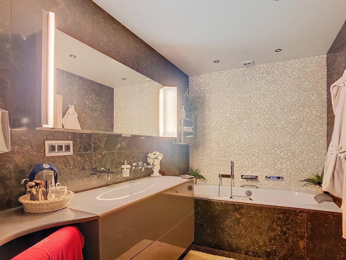 Paardeneigendom met villa, luxe en comfort in Harzé/Aywaille op ca.8,5ha 