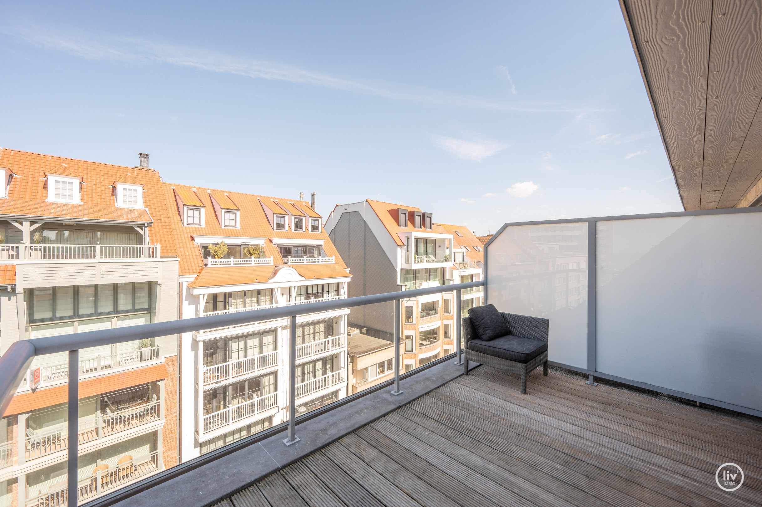 Spacieux duplex avec 3 chambres dans un emplacement de premier choix sur la Van Bunnenvaan à Knokke. 