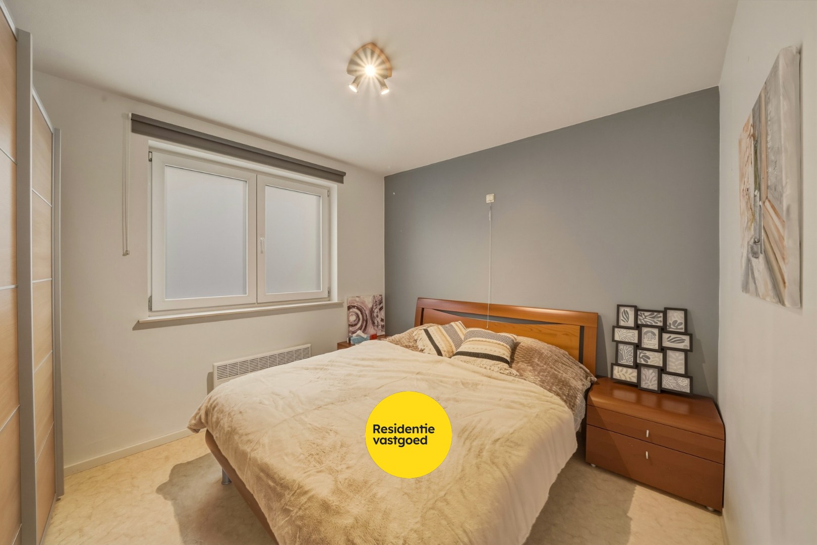 Instapklaar 3- slaapkamerappartement op toplocatie aan het strand! 