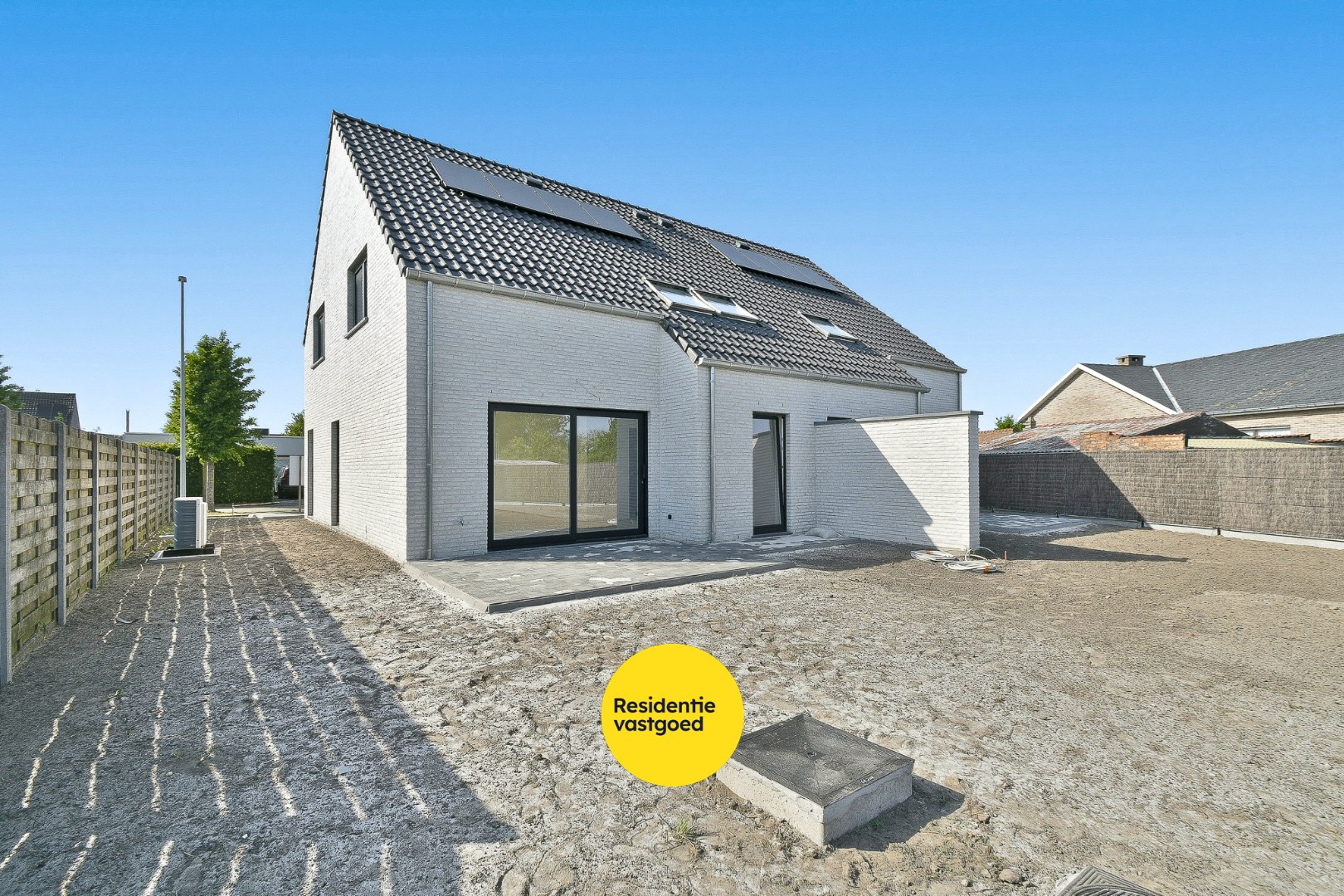 Gezinswoning met drie slaapkamers op goeie locatie 