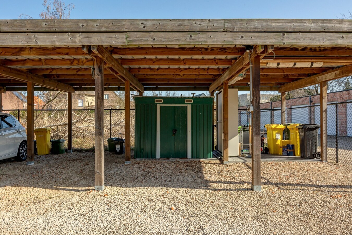 Energiezuinig gelijkvloers appartement met carport in het centrum van Broechem 
