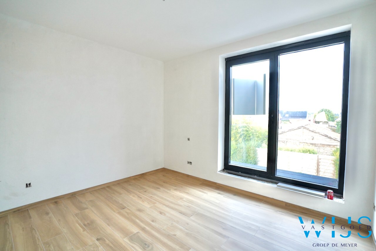 Nieuwbouw woning met 4 slaapkamers te Boekhoute ! 