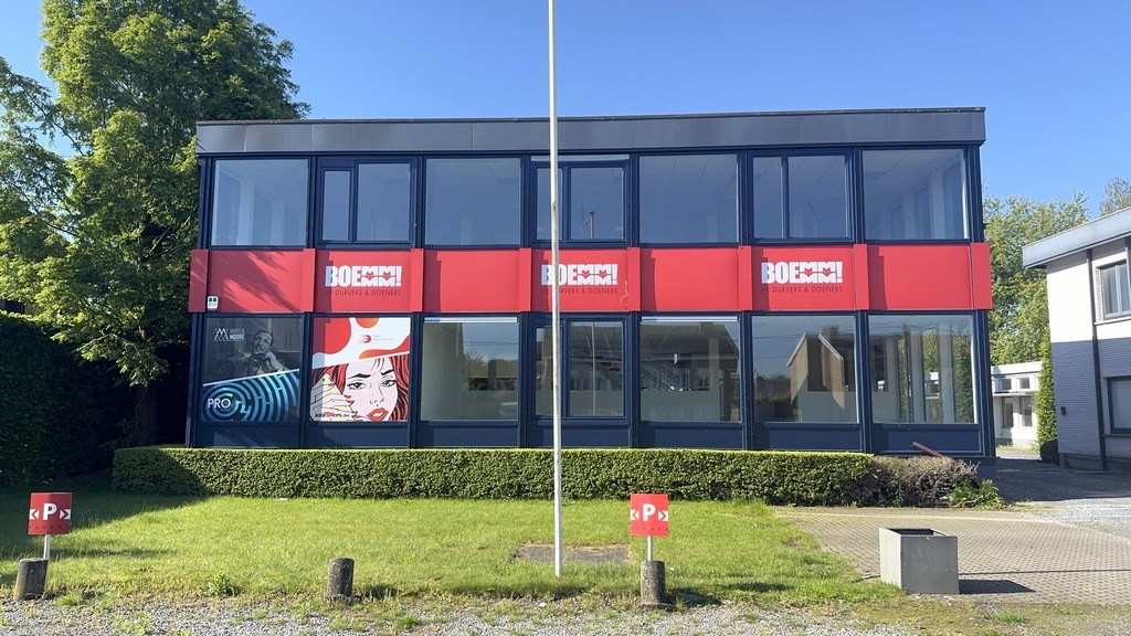 Ingedeelde kantoorruimte te huur vlakbij R4 en E40 in Drongen
